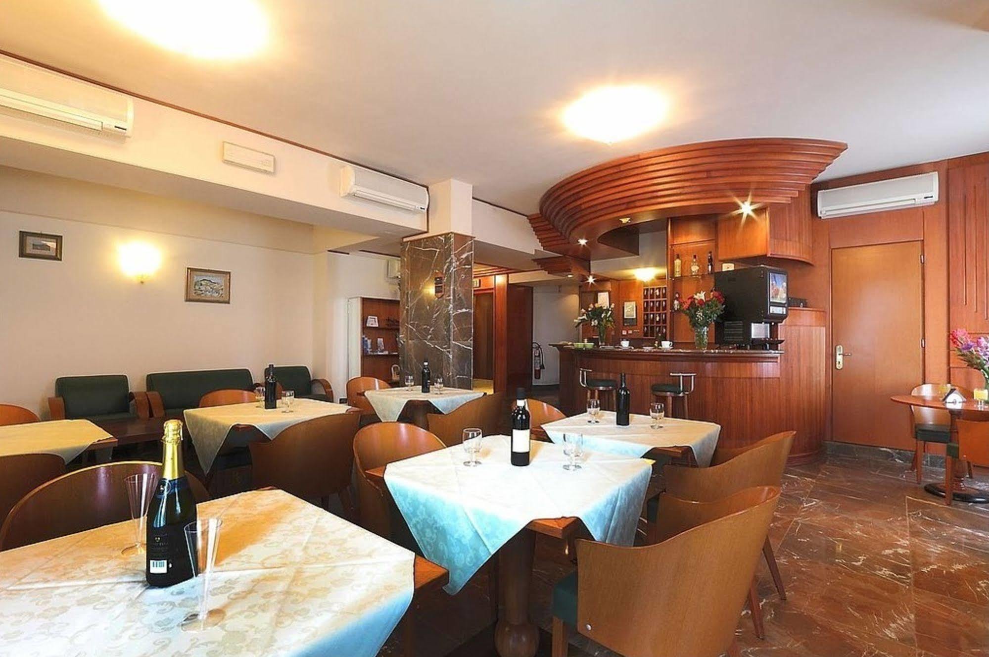 Hotel Arcadia Флоренция Ресторан фото
